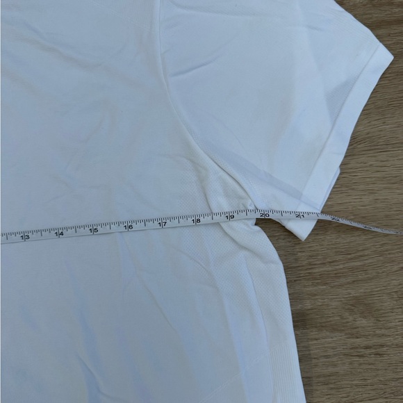 1XL Fabletics White Short Sleeve Feather Tech T-Shirt - Picture 3 of 7